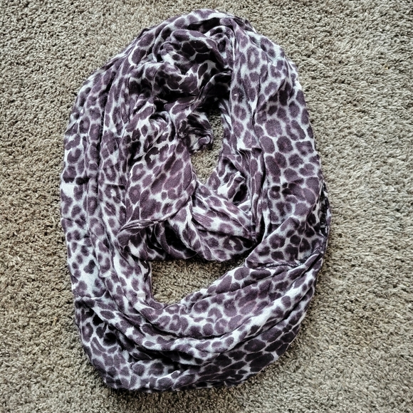 Express Leopard Infinity Scarf Black Gray White - Picture 2 of 6